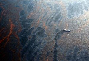 Слънчевите лъчи разграждат нефтеното петно в Мексиканския залив