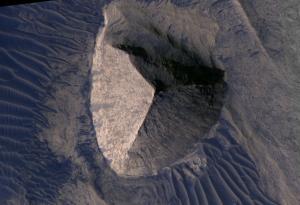 Мистериозна структура на Марс изглежда досущ като древноегипетска пирамида