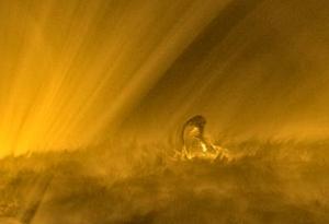 Solar Orbiter засне пухкавите плазмени структури на Слънцето в завладяващи детайли