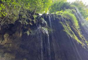 Красотата на България: Етрополски водопад Варовитец