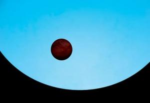 Астрономи се натъкнаха на една от най-екстремните планети въобще