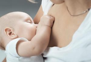 Клетките в гърдите се самоизяждат след кърмене