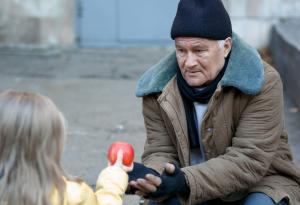 Бедните са по-мъдри в междуличностните отношения в сравнение със средната класа 