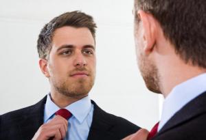 Мъжете или жените са по-нарцистични?