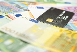 Кеш или кредитна карта? Как вредим по-малко на природата