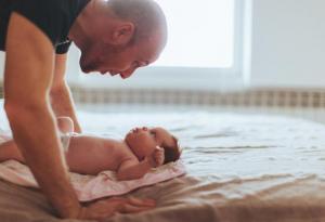 Бебетата имат близо 100 кости повече от възрастните