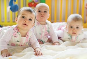  Чудната история на семейство със 7 близнаци