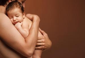 Учени: Мъжете ще могат да раждат още „от утре“