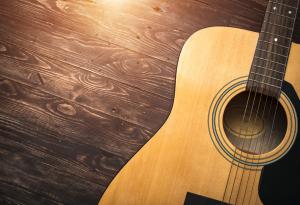 Ето какво става, когато поставим айфон в китара