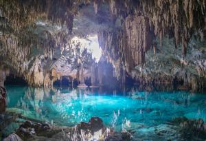 Водолази откриха най-голямата пещера в света, пазеща тайни на маите