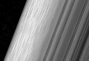 Това са най-детайлните снимки на ледените пръстени на Сатурн, правени някога