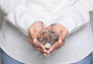  Бедните си помагат, а богатите разчитат на парите 