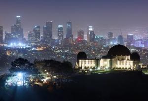 Уникално 12К таймлапс видео на нощния Лос Анджелис