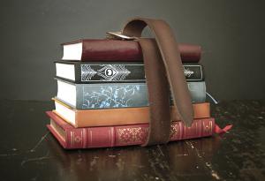 Свръхкратки версии на класическите романи, специално за най-мързеливите