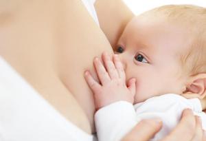 Защо кърмените бебета са толкова умни