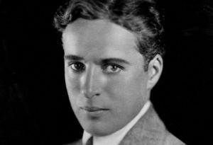 Ден без смях е пропилян ден: 25 прекрасни цитата от Чарли Чаплин