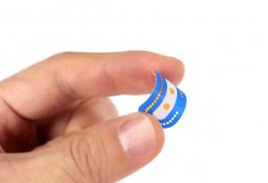 Представиха първия в света носим микрофлуиден сензор за измерване на pH нивата на кожата