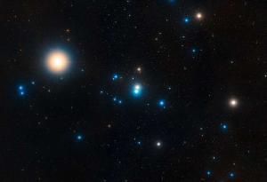 Един от най-известните звездни купове се разпада