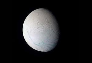 Откриха нови признаци на живот на Енцелад