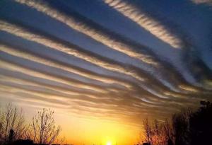 Кадър на деня: Вълнообразни облаци в небето над Китай