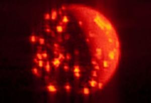 "Джуно" засне изригващ вулкан на един от спътниците на Юпитер