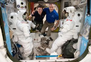 NASA отмени женската космическа разходка. Скафандрите са прекалено големи