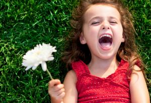 Смехът е вроден, плачът се учи