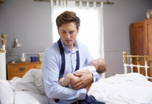 Как стресът на таткото се прехвърля на новороденото