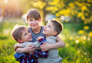 Братята забавят съзряването на сестрите си