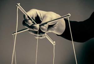 9 признака, че си имате вземане-даване с емоционален манипулатор