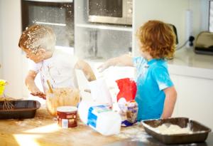 20 снимки, които доказват, че израстването на едно детенце може да ви дари десетки весели моменти
