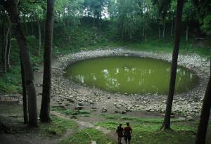 9 невероятни метеоритни кратера