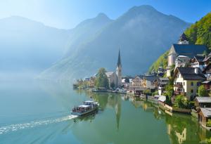 Усетете богатата история и мистичната на красота на Халщат