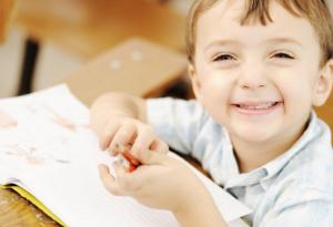 15 полезни израза, с които да успокоите притеснено или плачещо дете