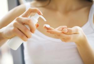 Жена изпадна в полукоматозно състояние след използването на крем, омърсен с отрова