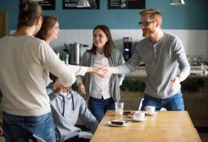 Скритите сили на приятните за общуване хора