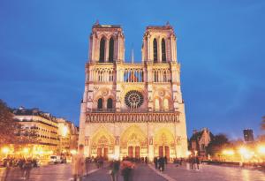 Париж осиротя. Гърбушко плаче за своя дом