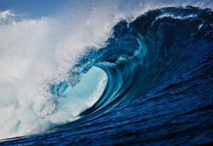 Видео: Рисунка с въглен на океанска вълна