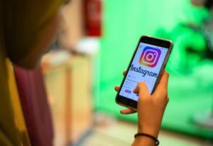 На непълнолетните британци им забраняват да лайкват постове