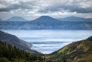Водата може би стига много по-дълбоко в планетата, отколкото се смяташе досега