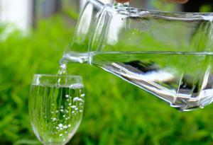 СЗО определи риска за здравето от пластмасата в питейната вода като нисък
