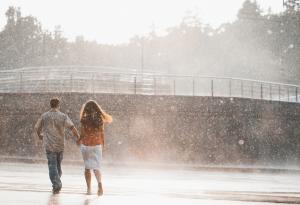 Има ли смисъл да тичаме, когато вали? 