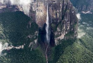Историята на най-високия водопад в света, открит съвсем случайно