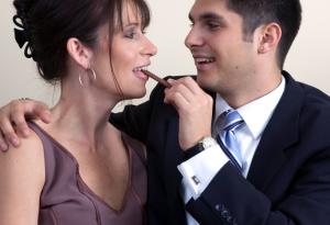 Защо някои мъже предпочитат по-възрастни жени