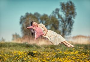 9 забележителни неща, които се случват с тялото ви, докато спите