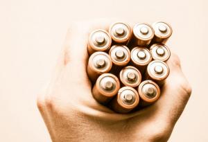 Как да проверим дали дадена батерия има заряд?