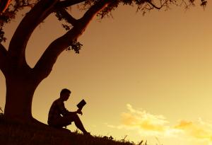 Учени доказаха: Четенето на книги удължава живота