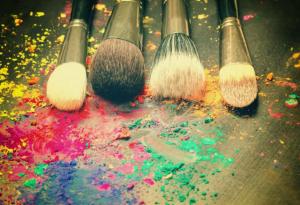 Защо да използваме по-малко козметика