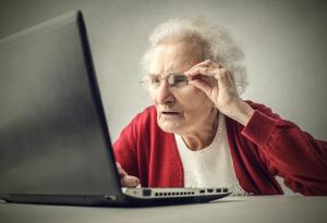  105-годишна шведка е най-възрастната блогърка в света