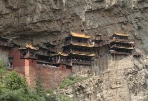 Висящият храм - единственият, който въплъщава трите традиционни религии в Китай